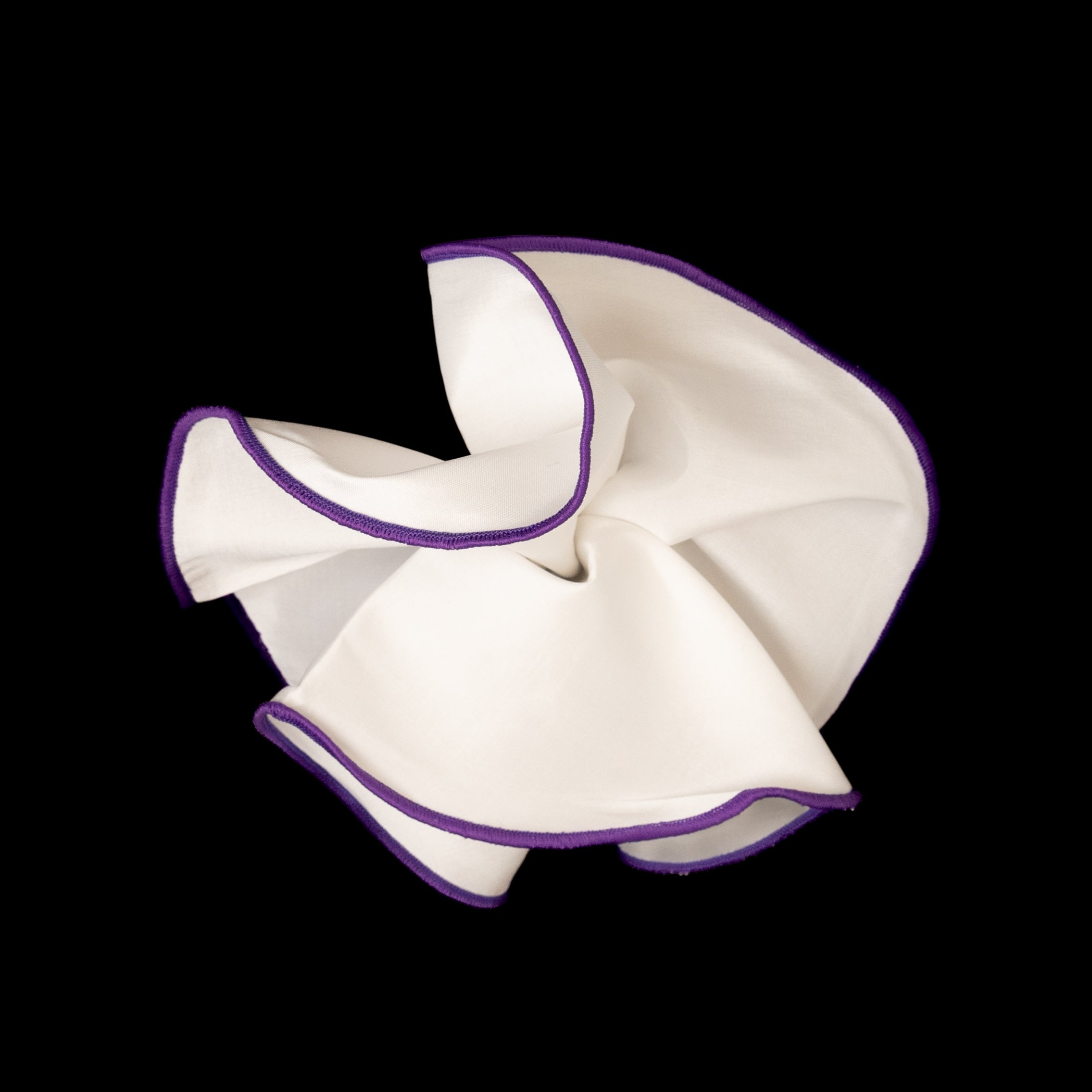 White Silk Classic Trim Pocket Rounds