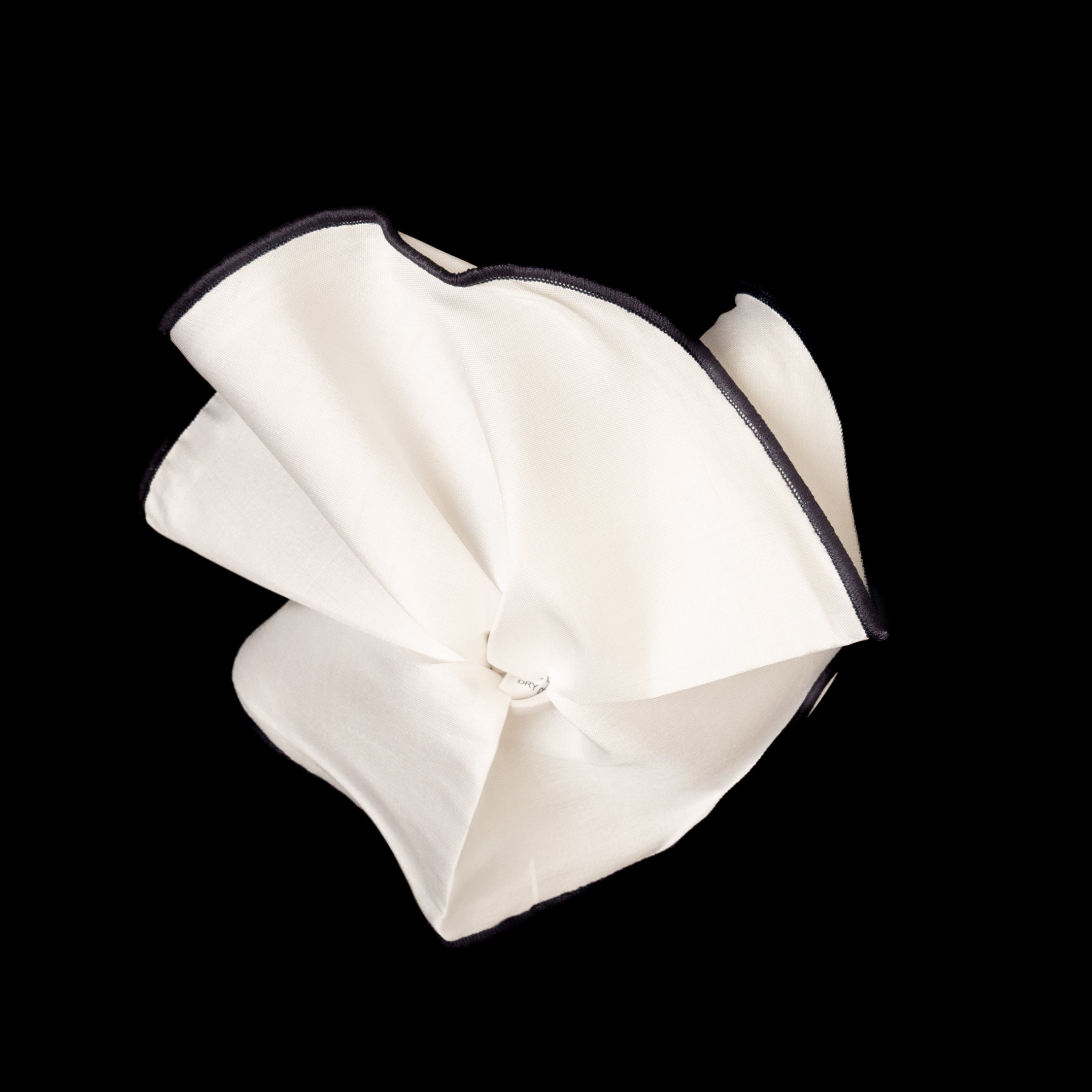 White Silk Classic Trim Pocket Rounds