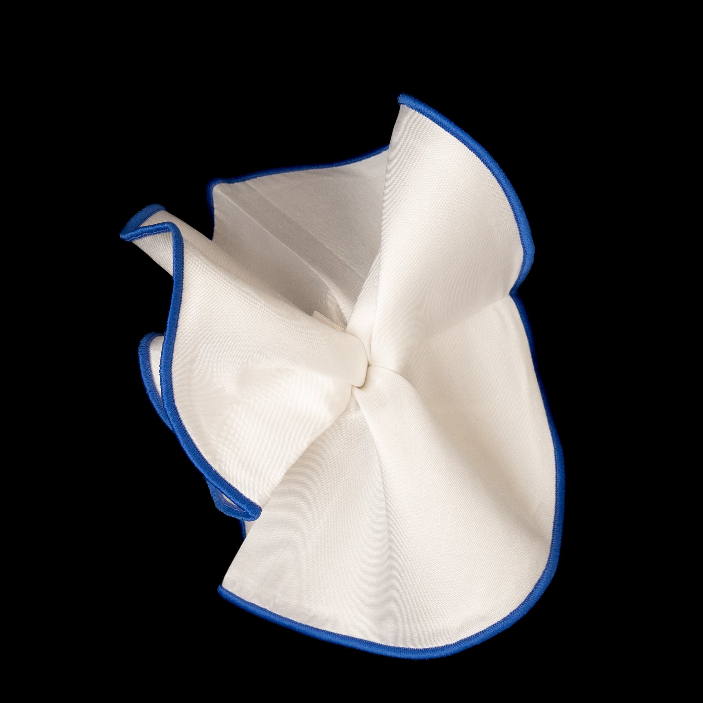 White Silk Classic Trim Pocket Rounds