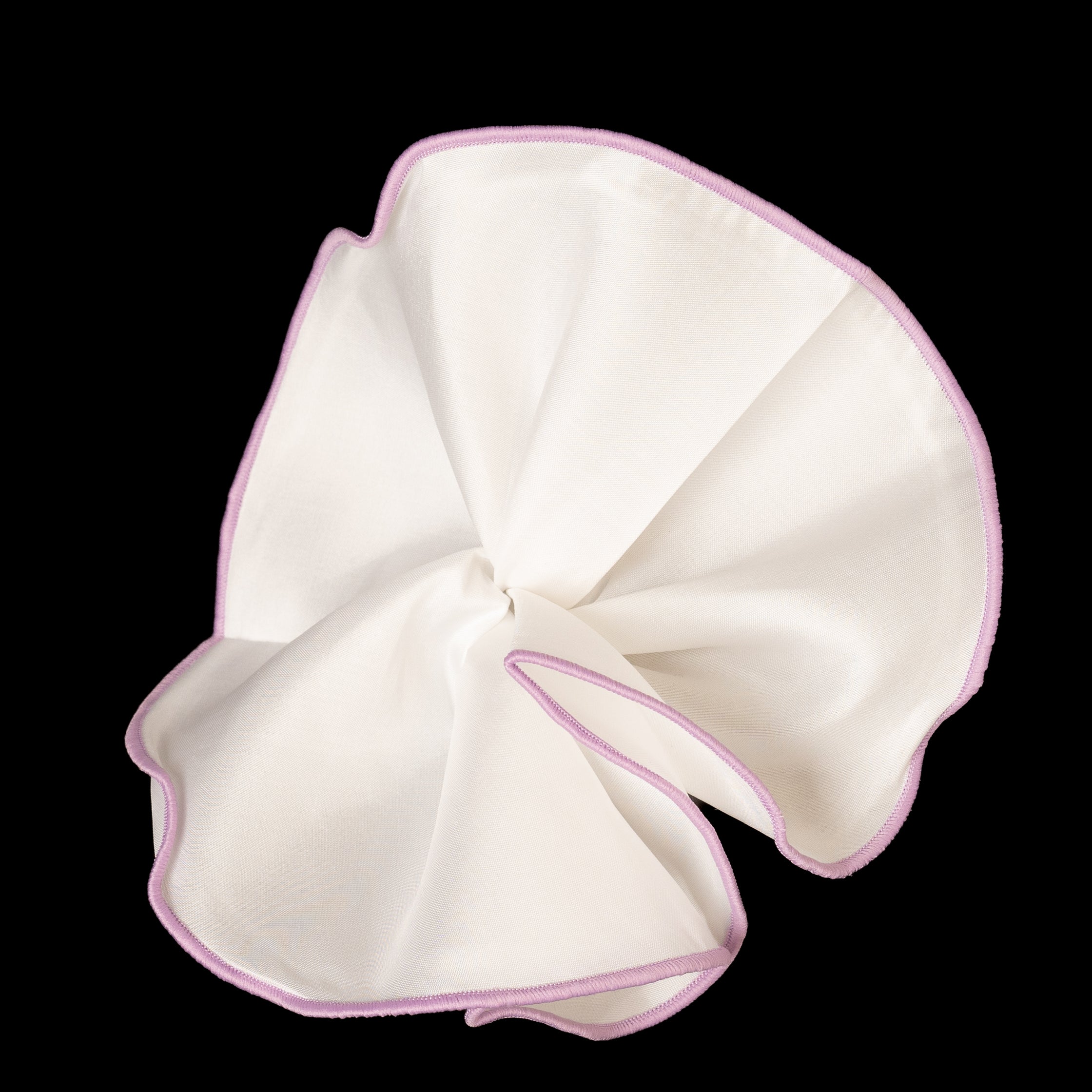 White Silk Classic Trim Pocket Rounds