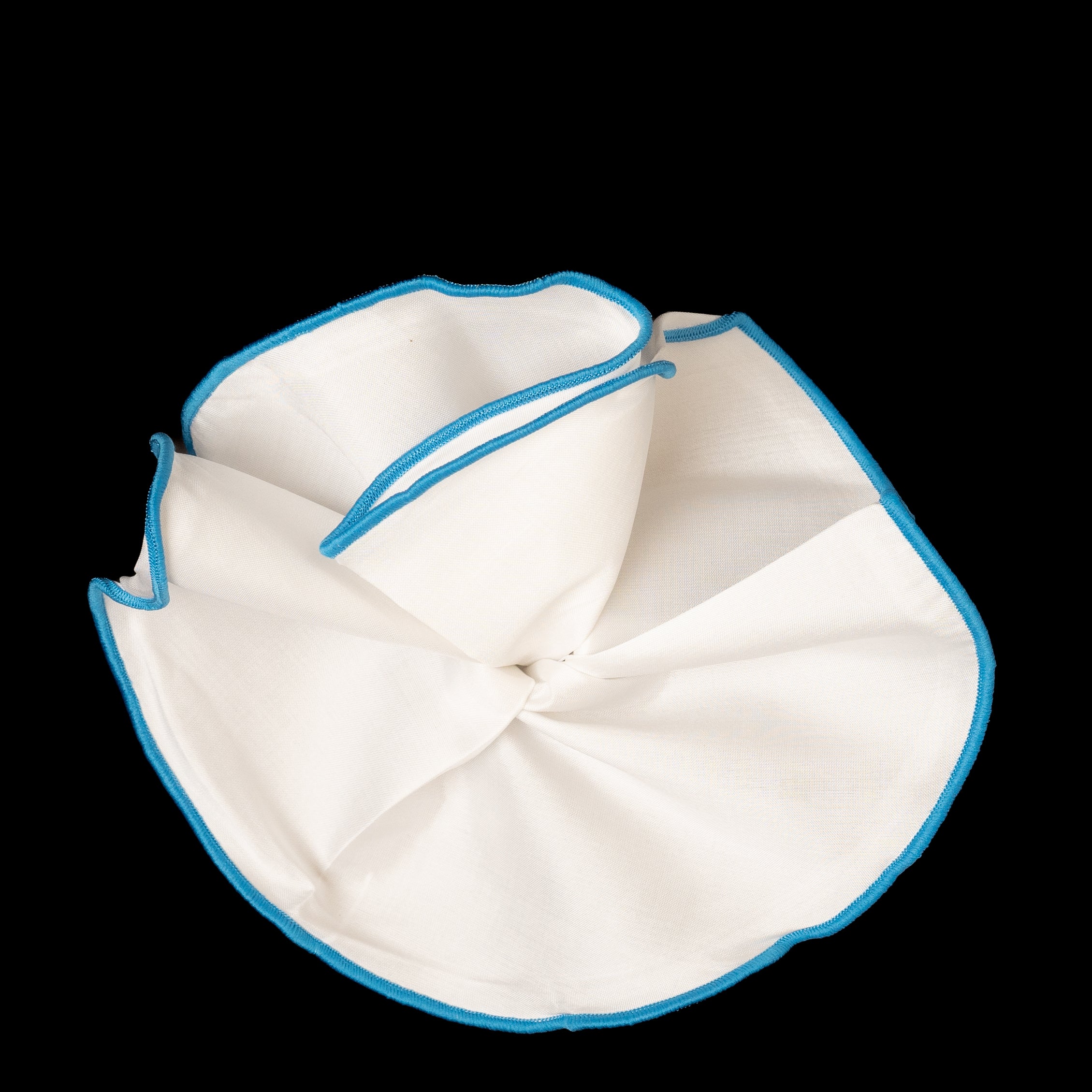 White Silk Classic Trim Pocket Rounds