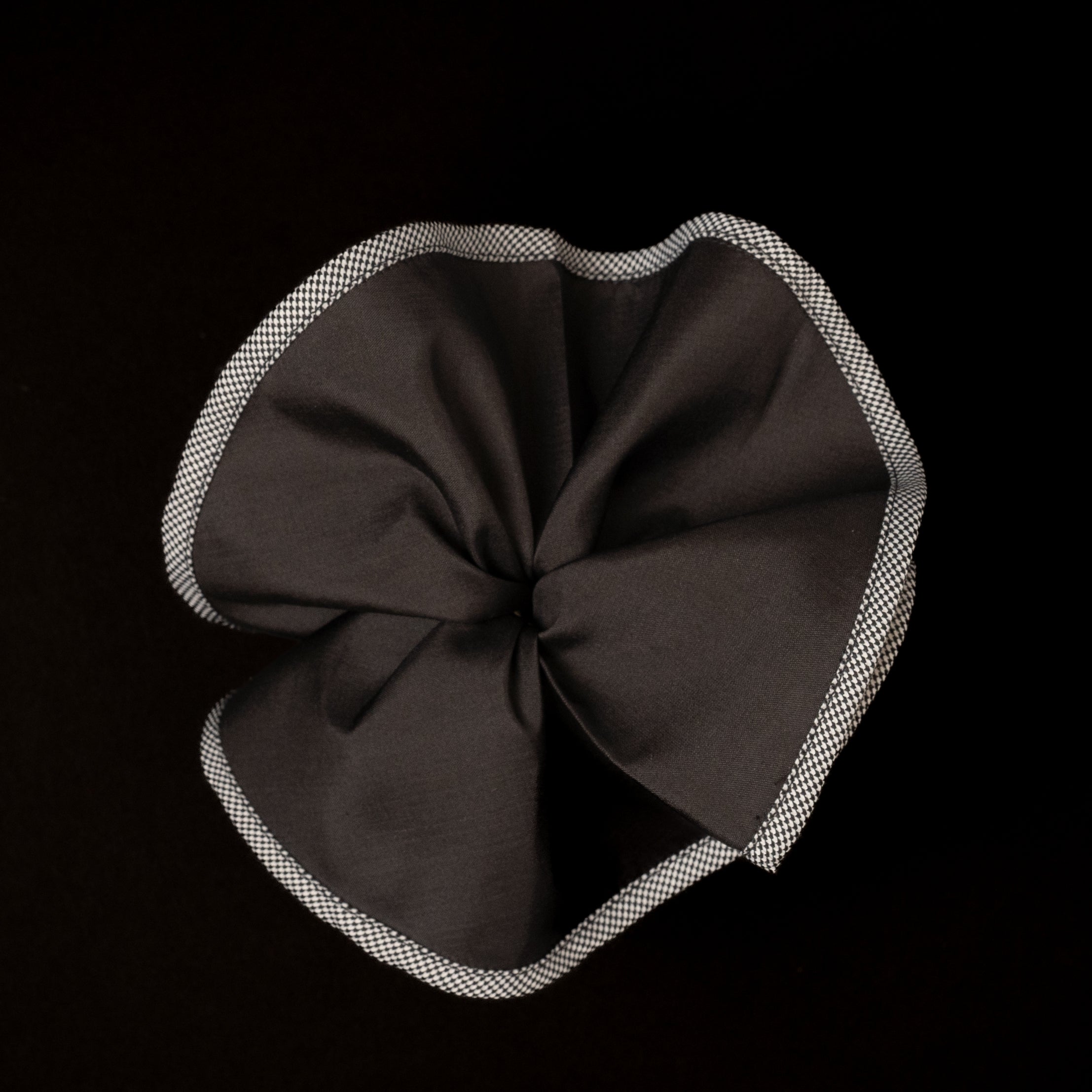 Black Silk Patterned Trim Pocket Rounds